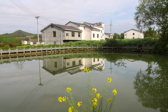 县河明家湾民房