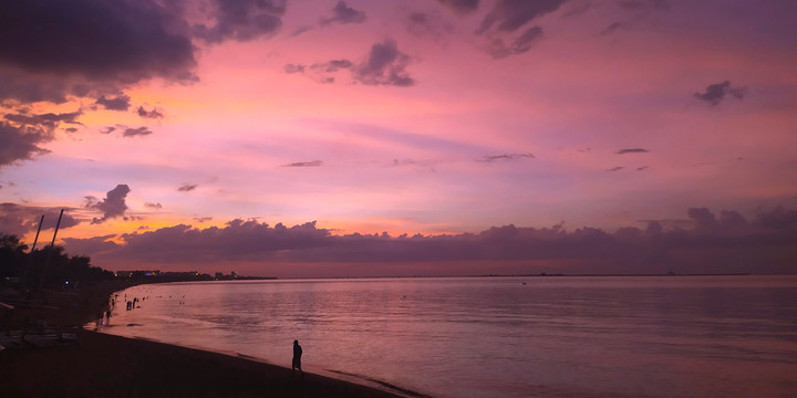 海边夕阳无限好