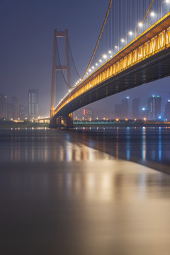武汉杨泗港长江大桥夜景