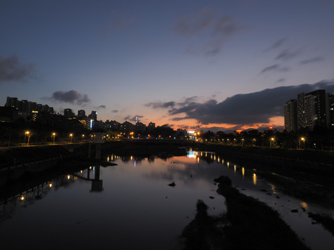 小城夜景