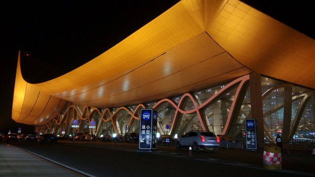 昆明长水国际机场夜景