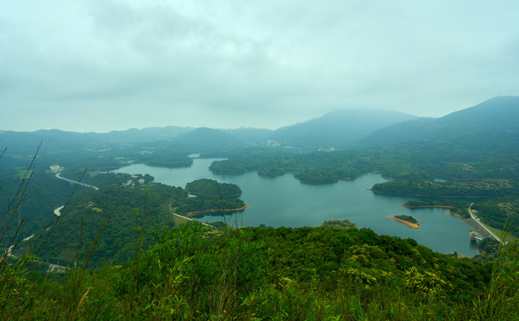 阴天三洲田水库全景