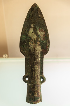 商代晚期青铜矛