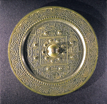 汉代四神博局纹铜镜