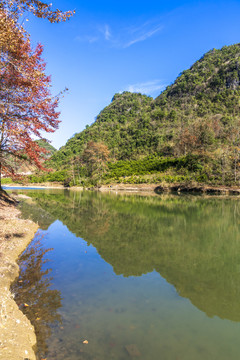 秋天湖景
