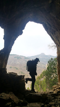 洞穴探险