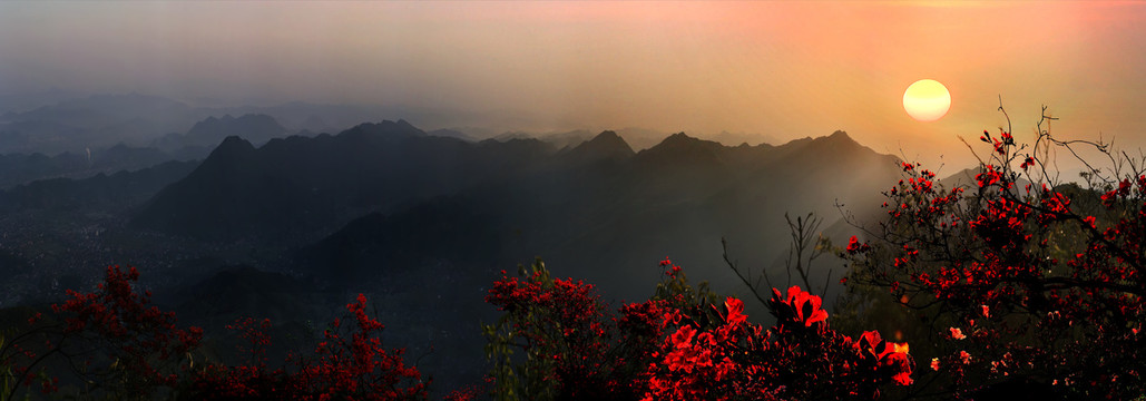 山峰日出