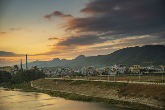 夕阳黄昏天空云彩