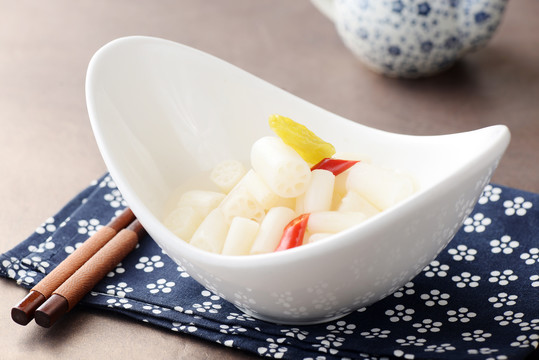 西湖藕苗