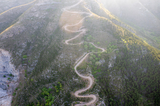 航拍济南小岭盘山路