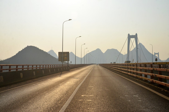 坝陵河大桥