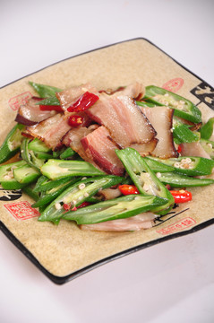 腊肉炒秋葵