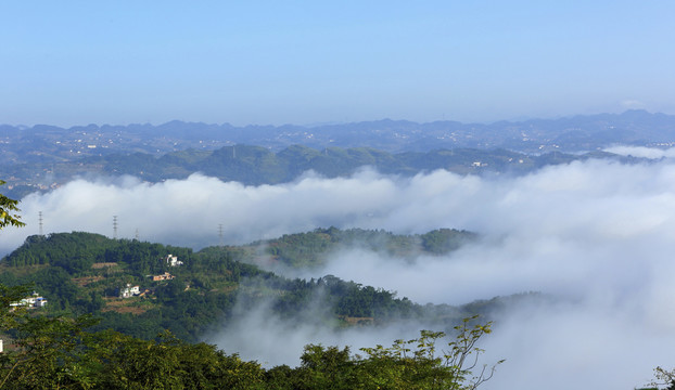 高山云海民居云雾缭绕