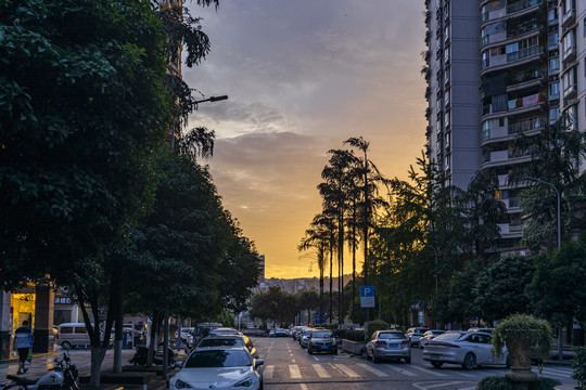 嘉陵江畔小区晨曦