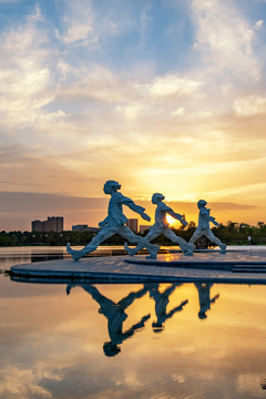 天府艺术公园雕塑夕阳