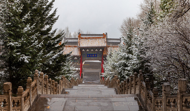 五台山金阁寺寺庙古建雪景