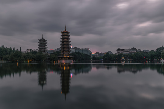 桂林日月双塔建筑景观