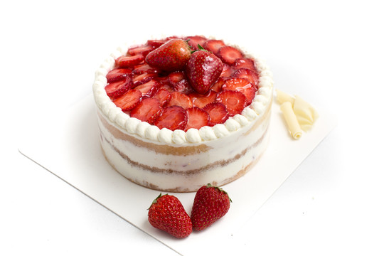 新鲜草莓奶油生日蛋糕