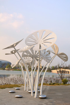 成都东安湖公园园林雕塑莲塘