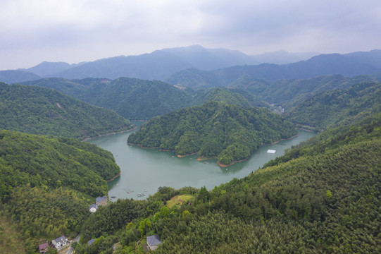 杭州於潜柳溪江青山殿渔村