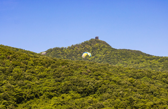 荆门圣境山滑翔伞基地