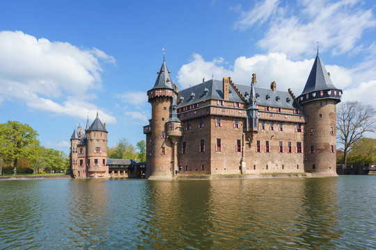 荷兰德哈尔古堡建筑和园林景观