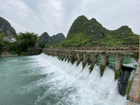 隆安布泉河