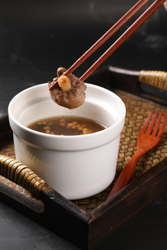 松仁牛尾汤