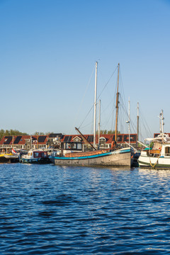 荷兰城市港口和游船