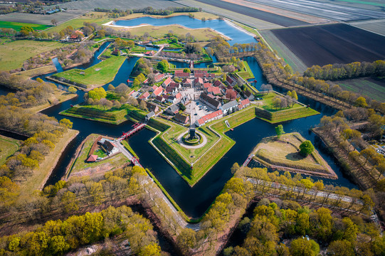 航拍荷兰布尔坦赫城堡