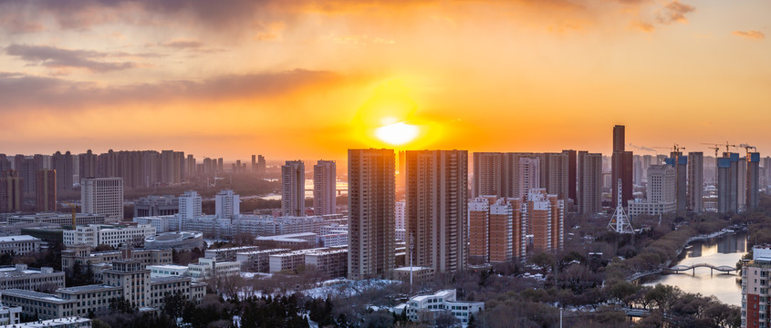 夕阳下中国辽宁沈阳城市风景