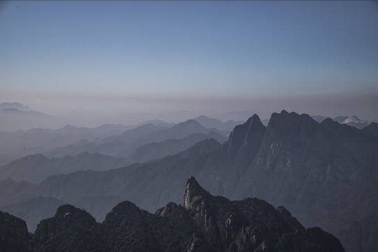 群山