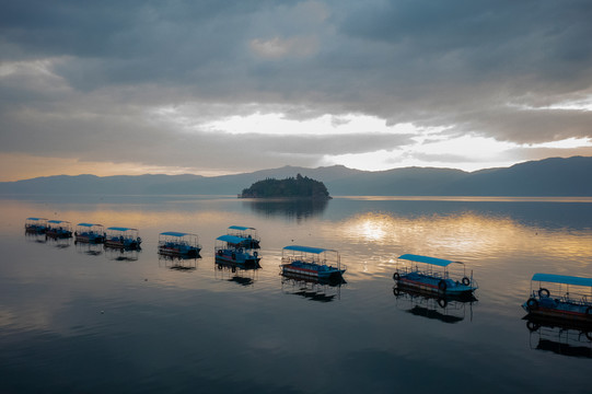 云南抚仙湖孤山风景区