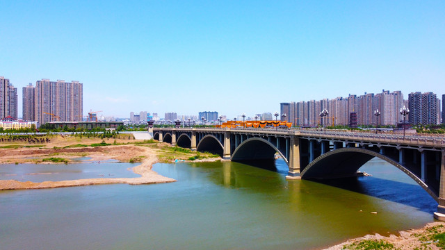 拦河造景