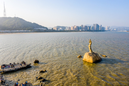 航拍广东珠海地标建筑渔女神像