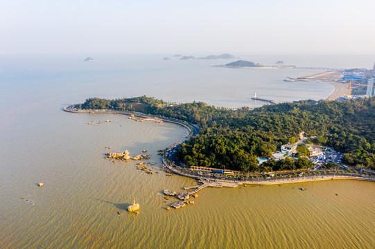 航拍广东珠海地标建筑渔女神像