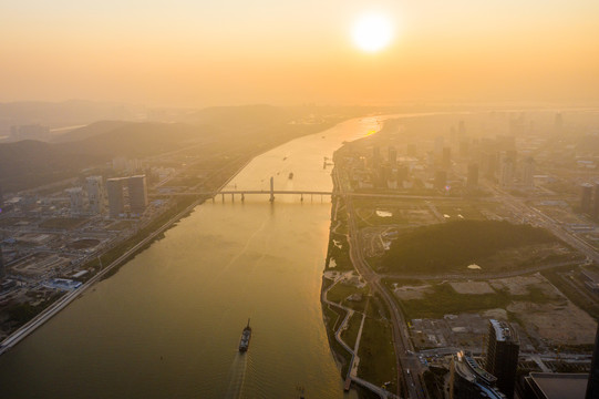 航拍夕阳下的广东珠海横琴地区