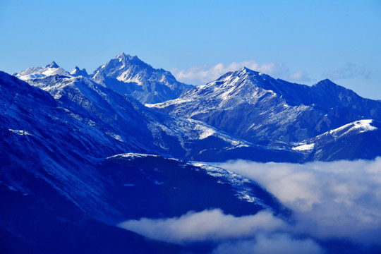 雪山云海