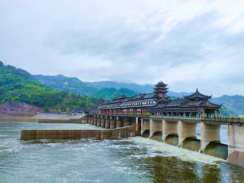 调节坝风雨廊桥