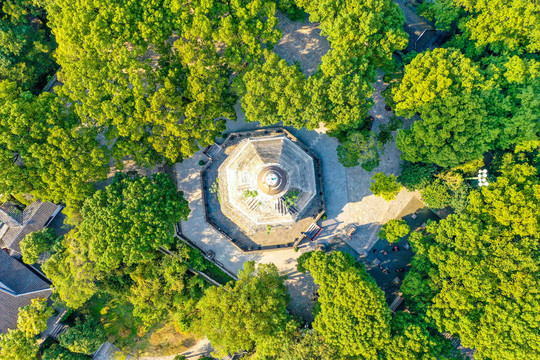 航拍苏州虎丘山云岩寺塔