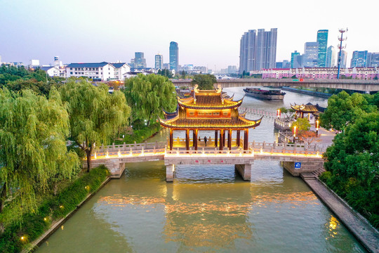 航拍苏州京杭运河畔枫桥景区