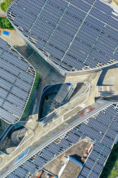 航拍海南海口商场屋顶太阳能板