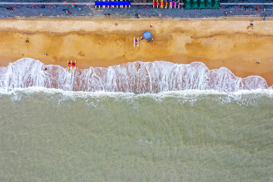 航拍海南海口假日海滩旅游景区