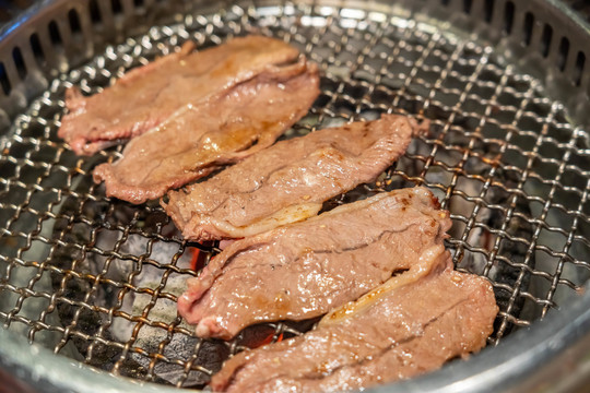 日式炭火烧肉