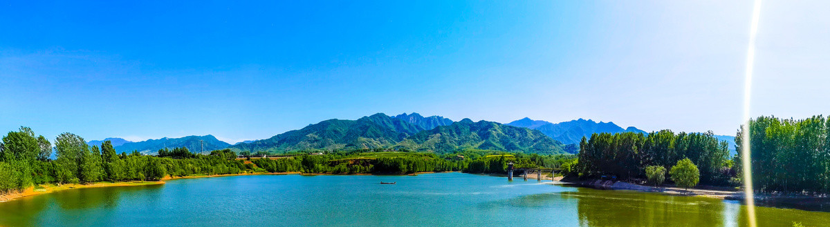 秦岭山下东沟水库全景大画幅