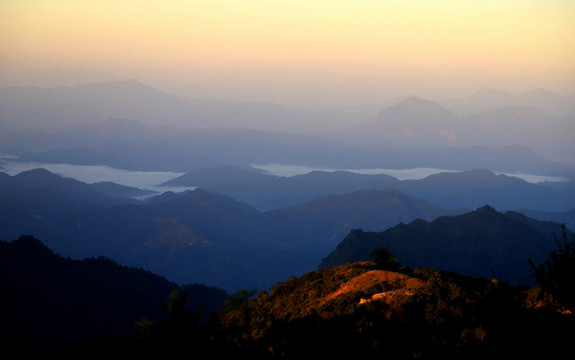 大山清晨风光