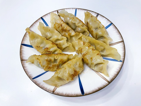 煎水饺煎饺