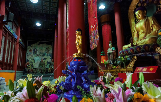 山西太原城市龙华寺法会浴佛节