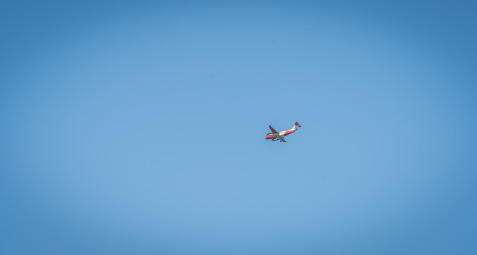 在天空中飞翔的风筝特写照片