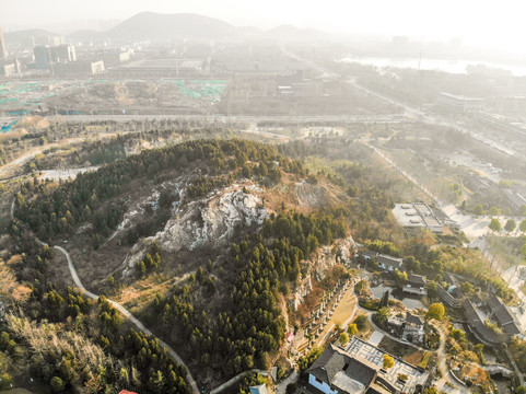 航拍江苏徐州龟山汉墓外景